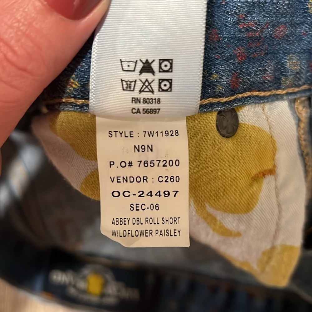 Lucky Brand Abbey DBL Roll Wildflower Paisley Short​​​​ - Picture 16 of 16